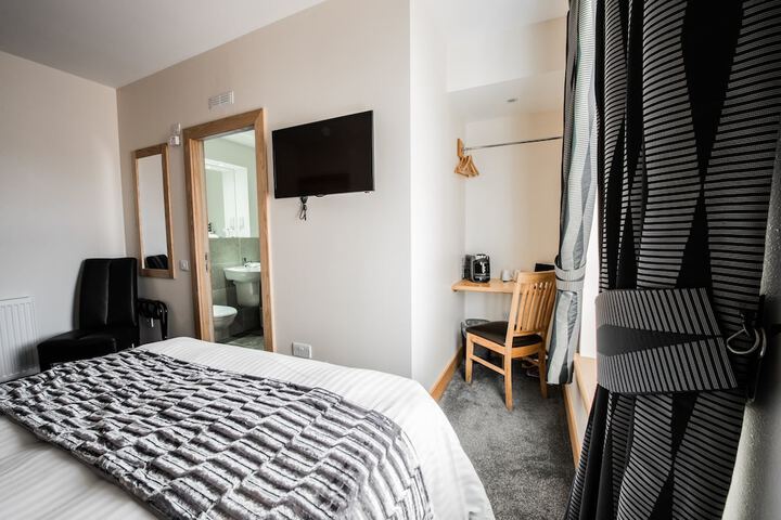 Room 3 of 34