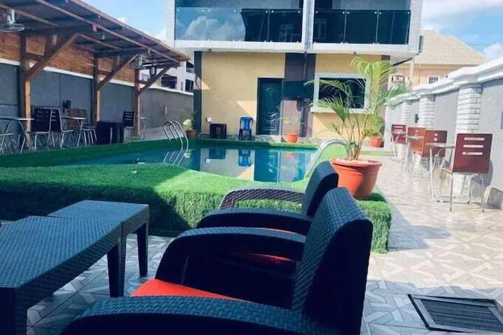 Pool 9 of 25
