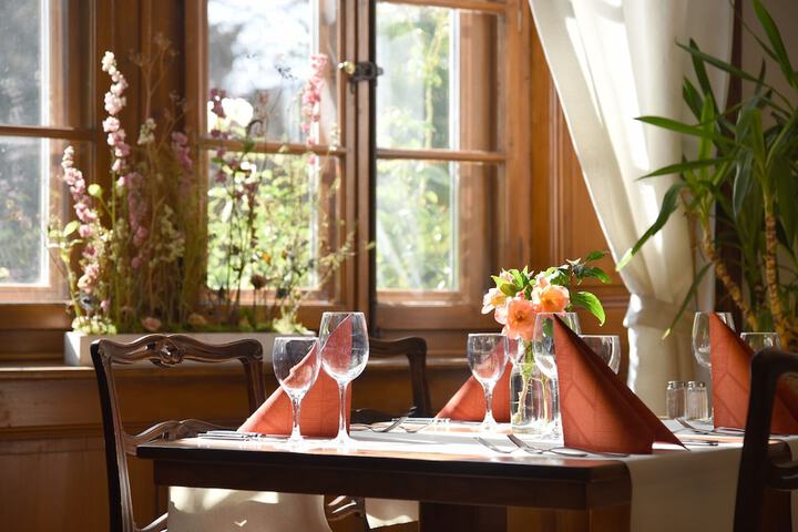 Dining 40 of 59
