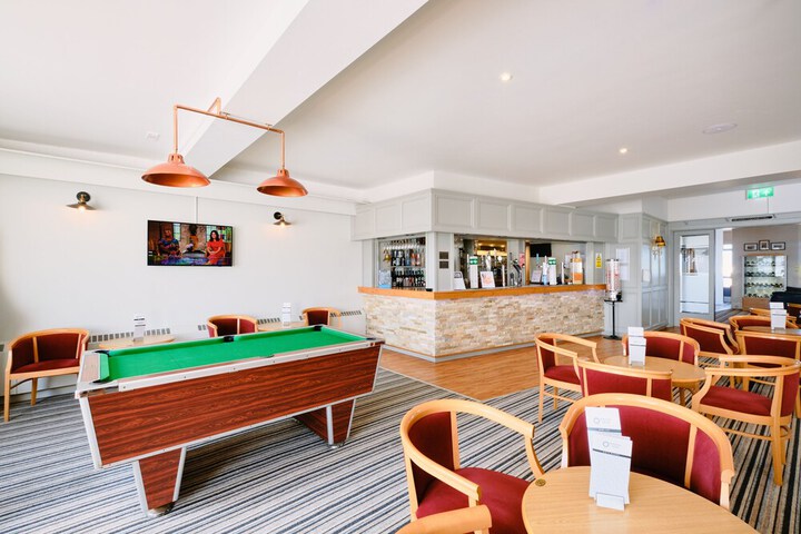 Lounge 78 of 91