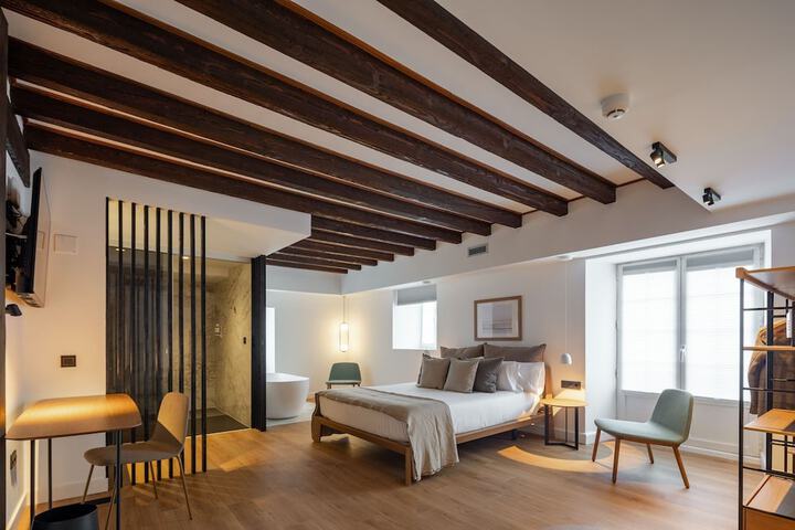 Room 34 of 49