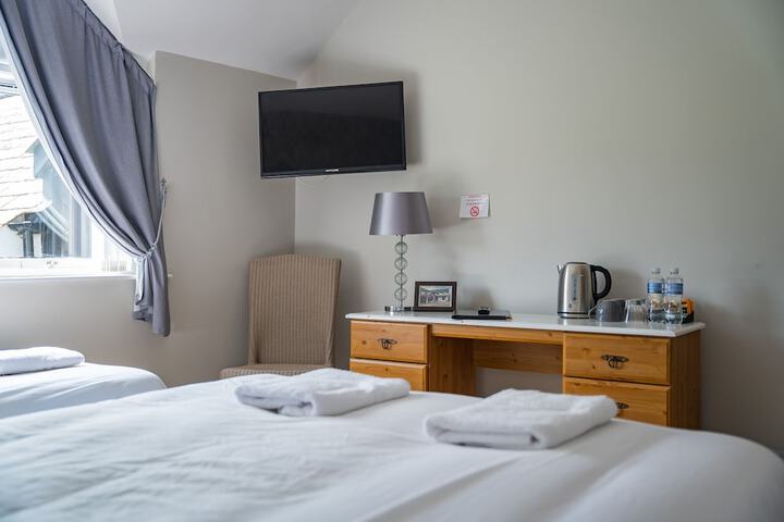 Room 47 of 233