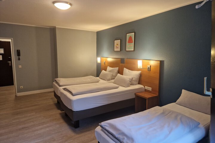 Room 26 of 171