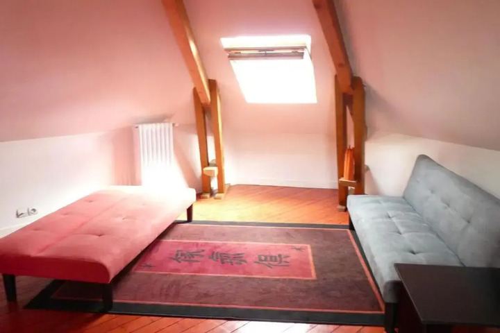Room 4 of 16