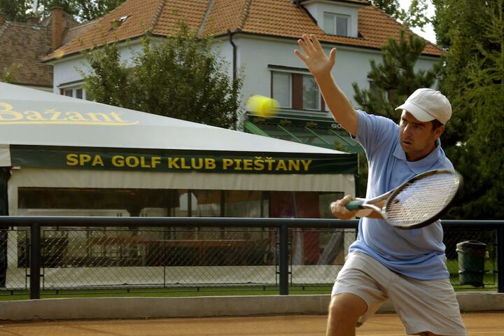 Tennis court