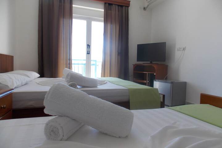 Room 7 of 74