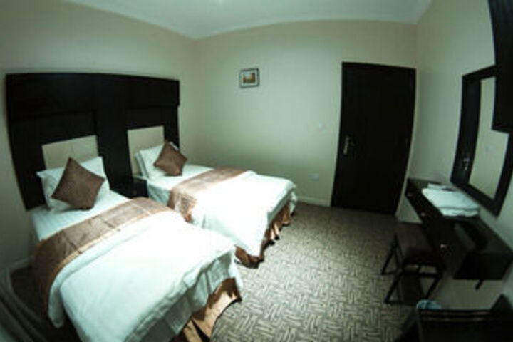 Room 10 of 26