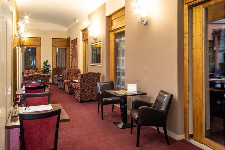 Guest Lobby