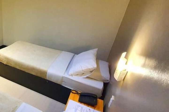Room 18 of 44