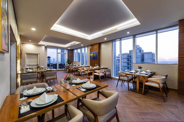 Crown Rose Hotel