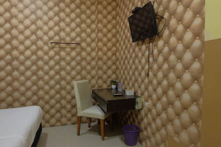 Room 15 of 22