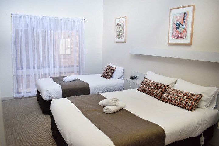 Room 4 of 44