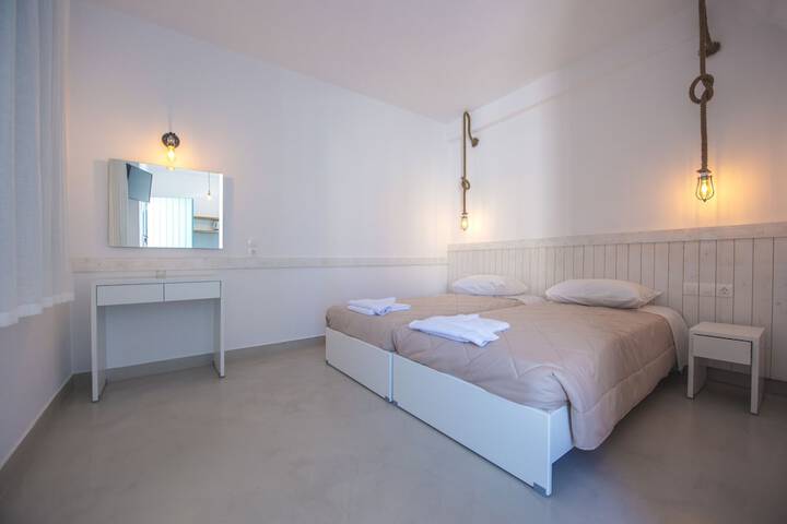 Room 11 of 79