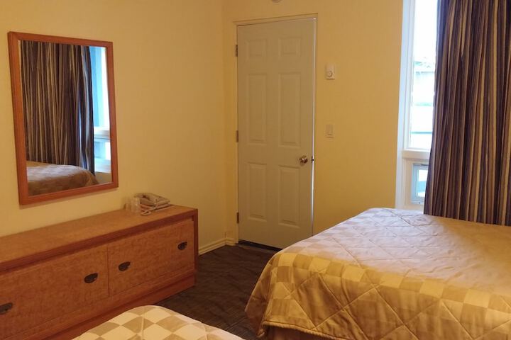 Room 2 of 31