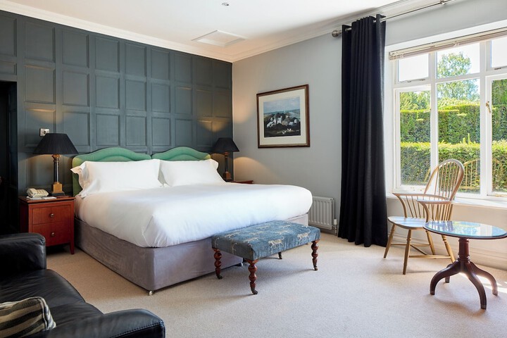 Room 4 of 40