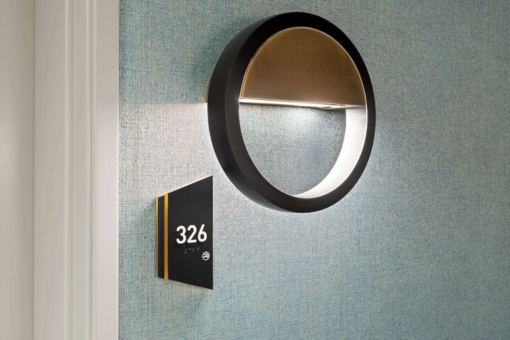 1 King Bed Hearing Accessible Studio Suite (7 of 16)