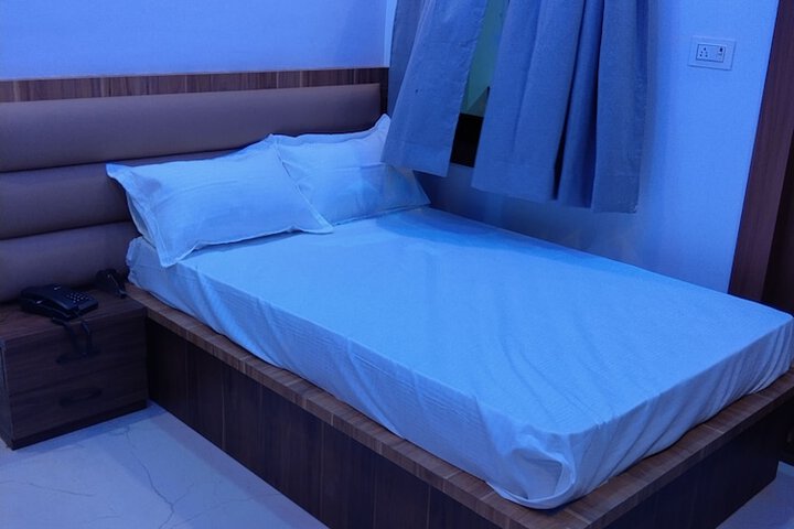 Room 3 of 9