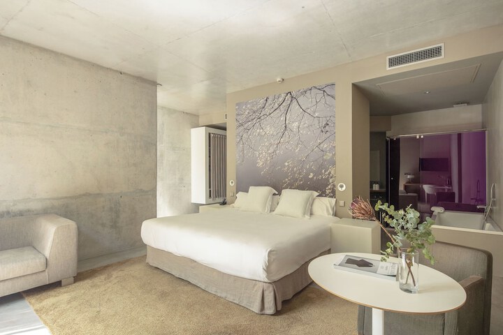 Room 17 of 100