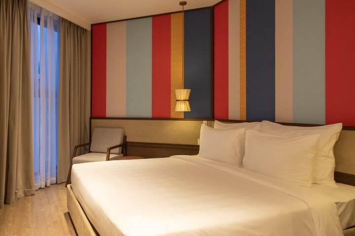 Room 16 of 35