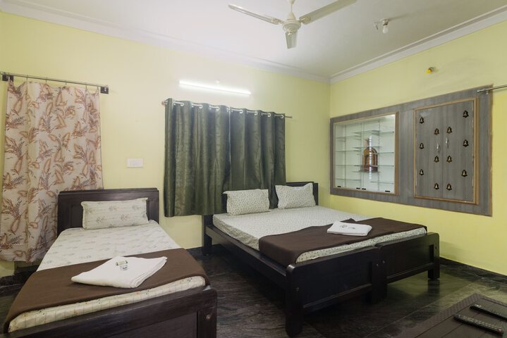 Room 3 of 13