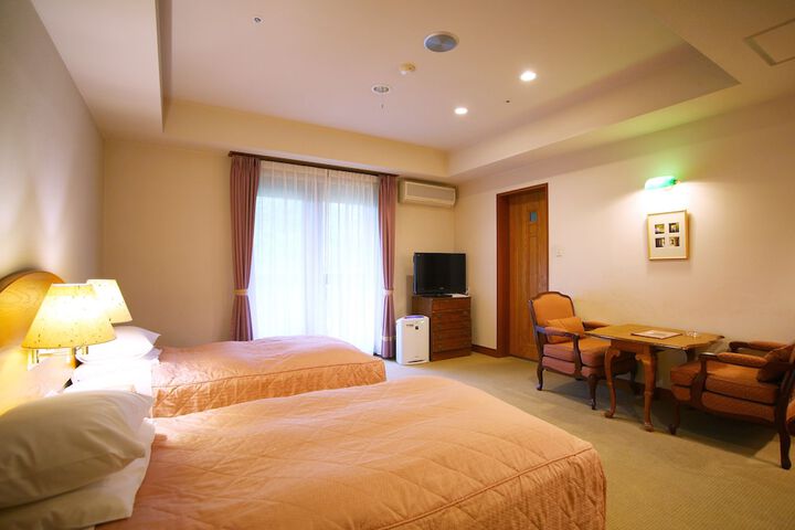 Room 12 of 113