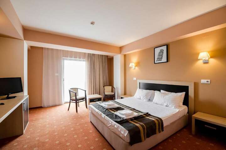 Room 16 of 47
