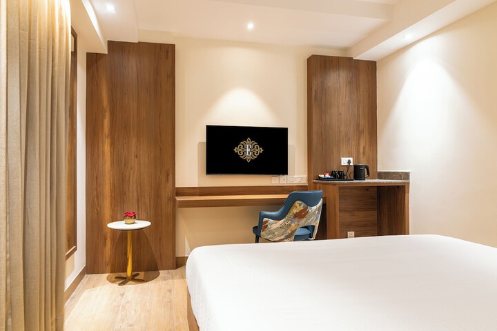 Room 8 of 53