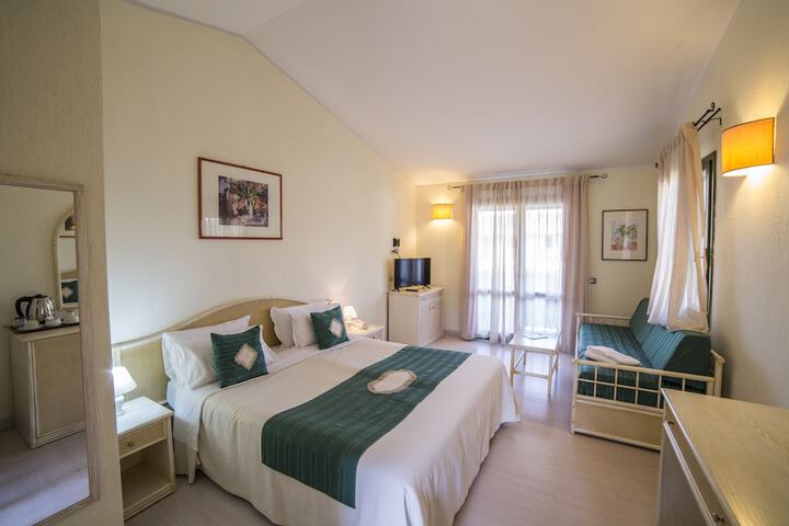 Room 10 of 49
