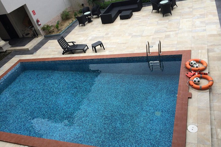Pool 17 of 33