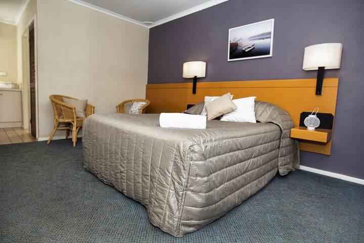 Room 9 of 31