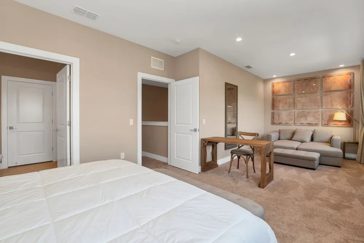 Room 5 of 26