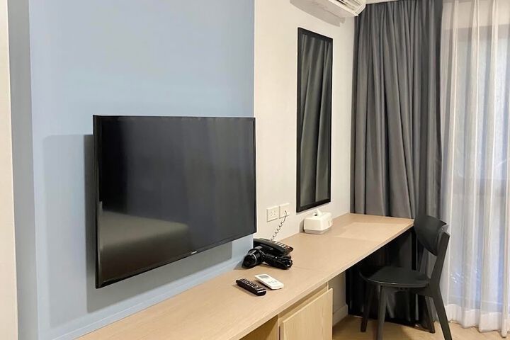 Room 12 of 35