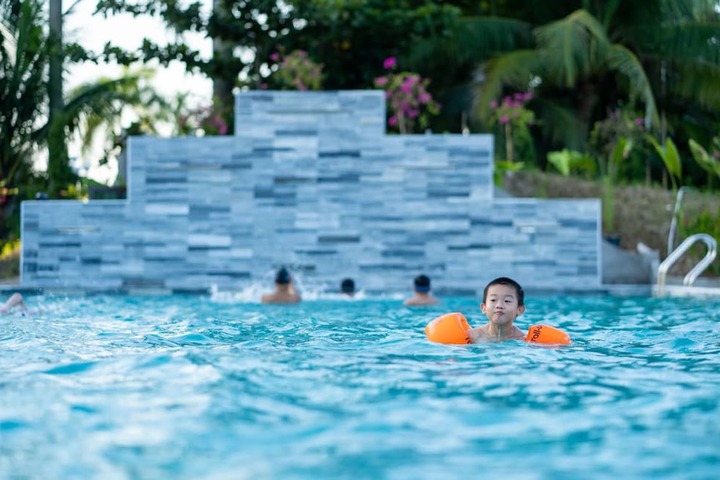 Pool 50 of 99
