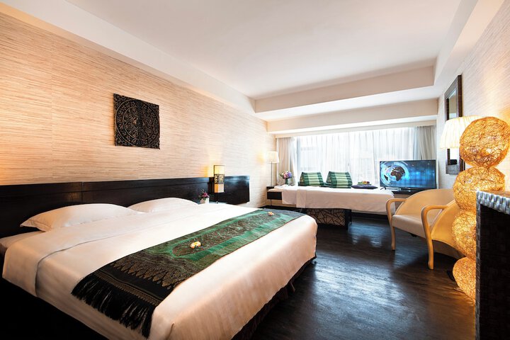 Room 30 of 106