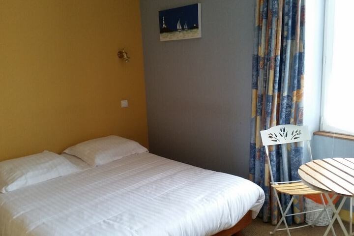 Room 3 of 17