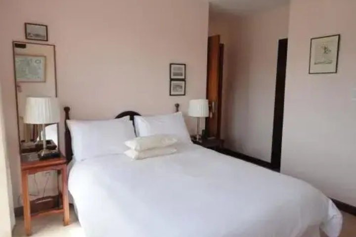Room 4 of 11