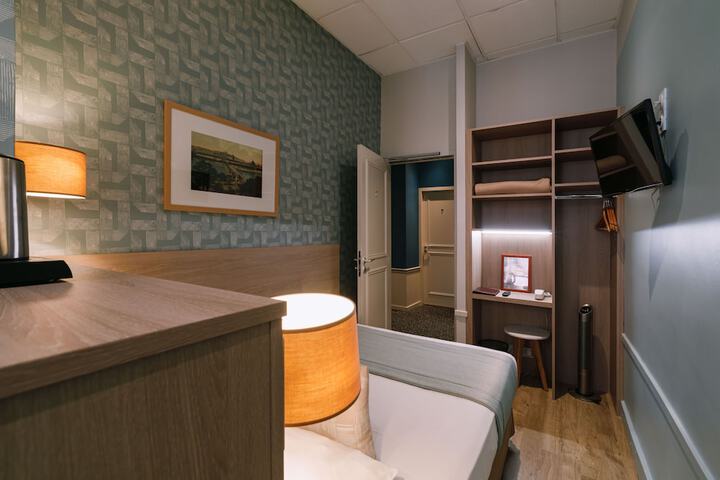 Room 16 of 43
