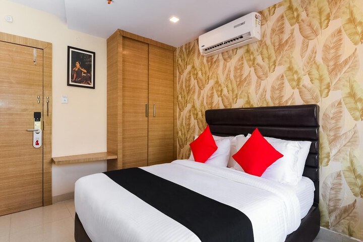 Room 10 of 33
