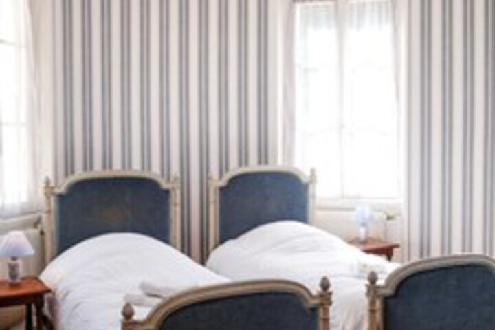 Room 52 of 60