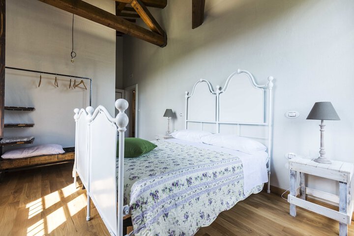 Room 3 of 80