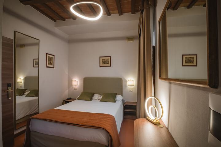 Room 10 of 111