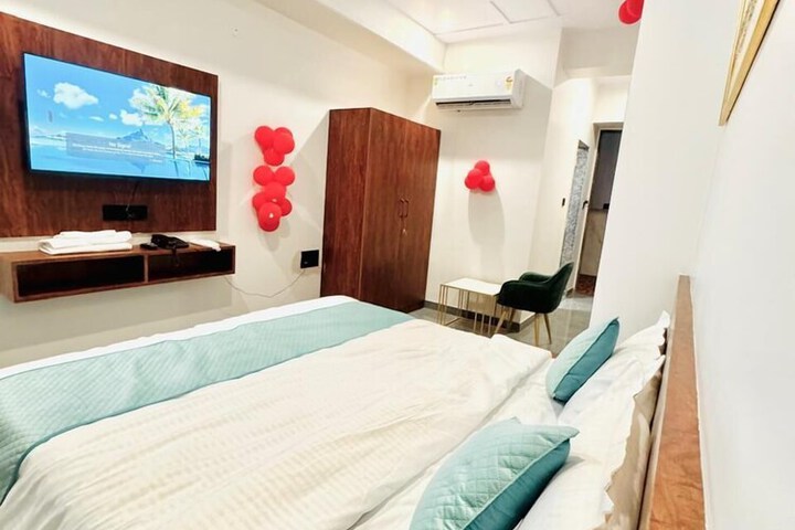 Room 14 of 33
