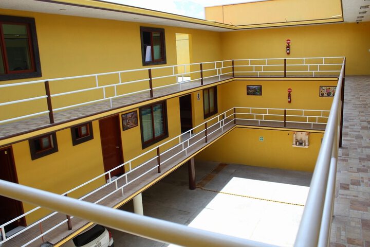 Ballroom/Hall 41 of 47