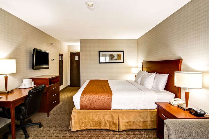 Room 28 of 33