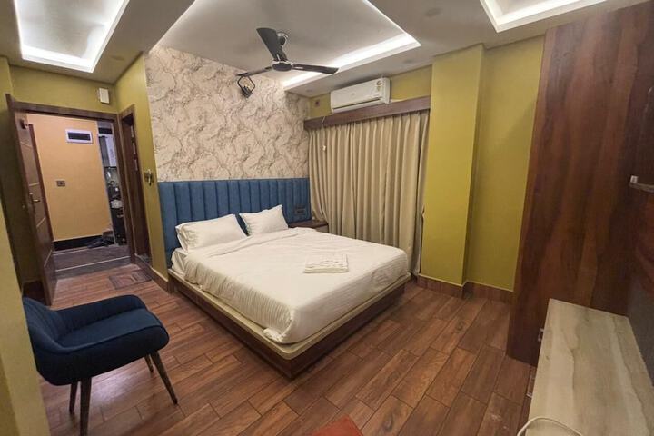 Room 4 of 35