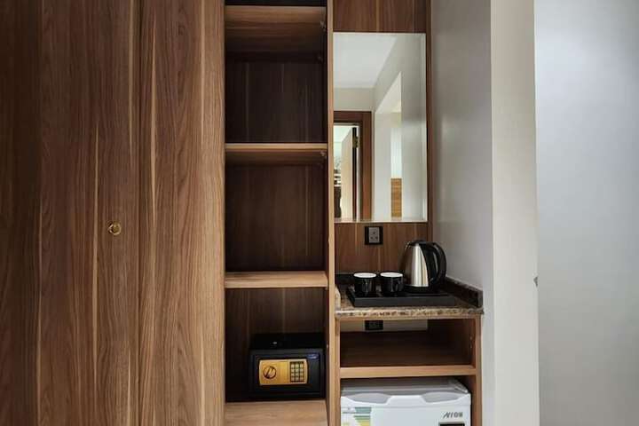 Room 10 of 23