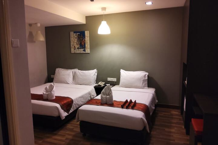 Room 11 of 38