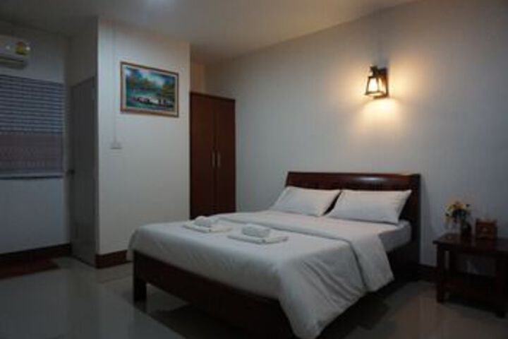 Room 13 of 27