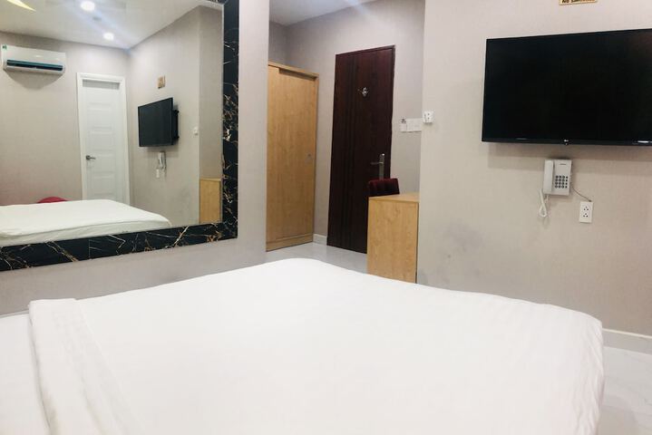 Room 6 of 31