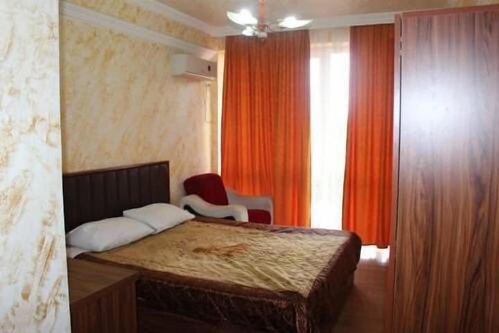 Room 14 of 35